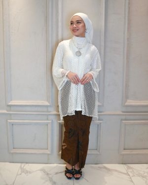 NONA MANIS